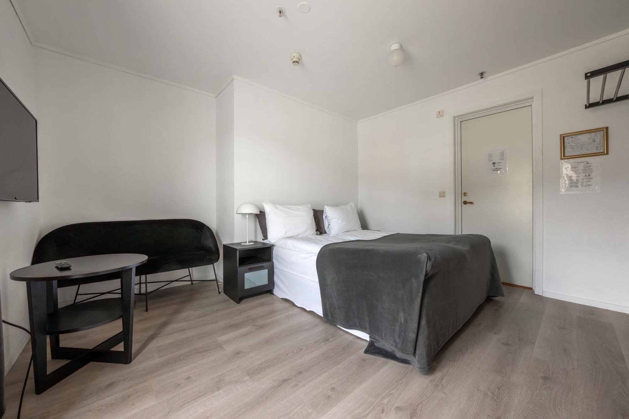 Sunde Fjord Hotel, Free And Easy Parking Solavagen Exterior foto
